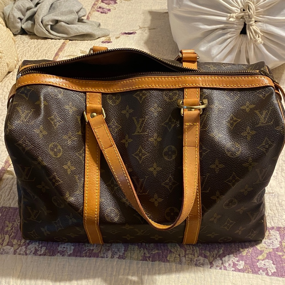 LOUIS VUITTON SAC SOUPLE 35